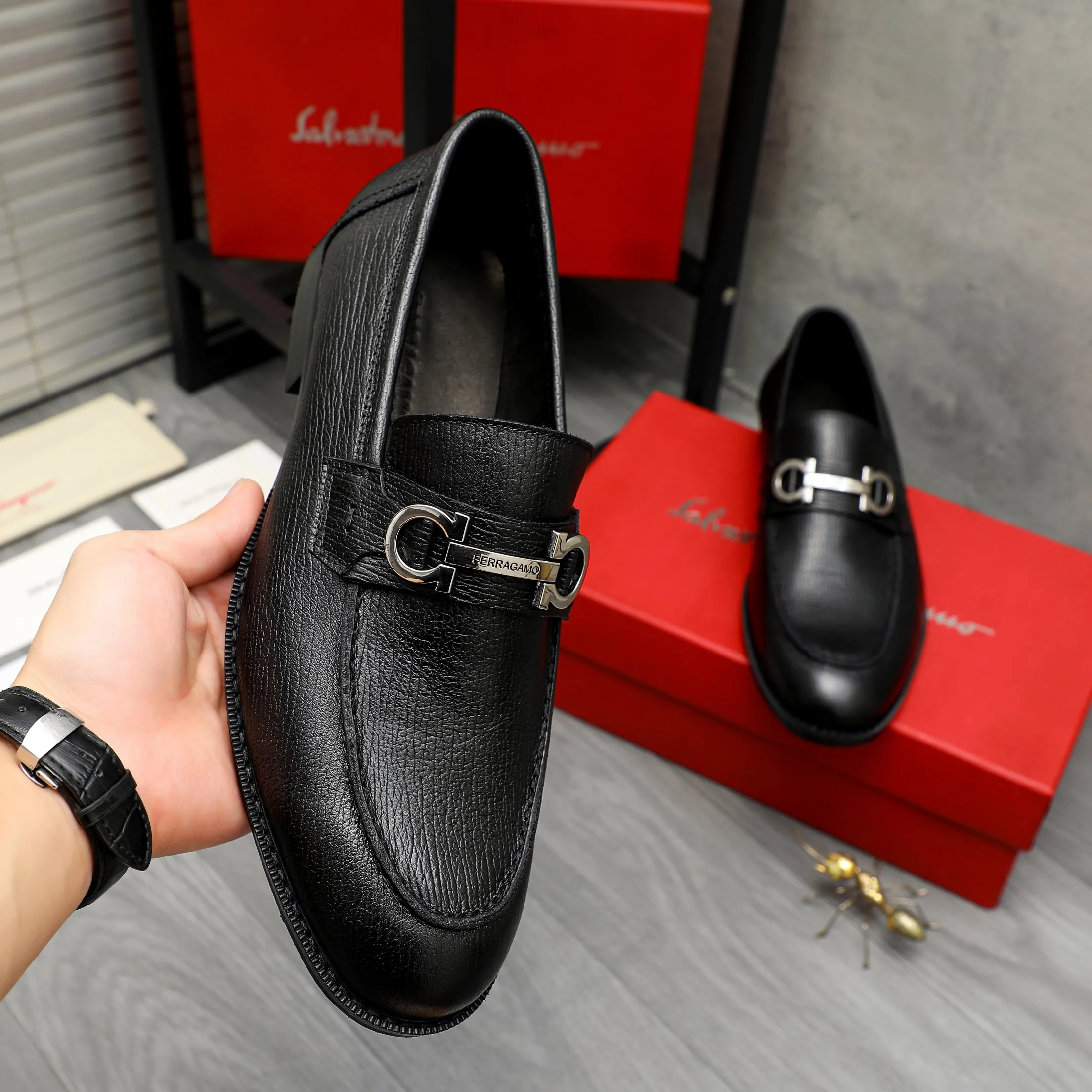 Men's shoes 💰540 Product trademark: Ferragamo "Ferragamo" business casual slip-on leather shoes. Regular size: 39-45 (45. Customized, non-returnable) Product materials: Selected vertical grain cowhide upper, cowhide lining, original outsole